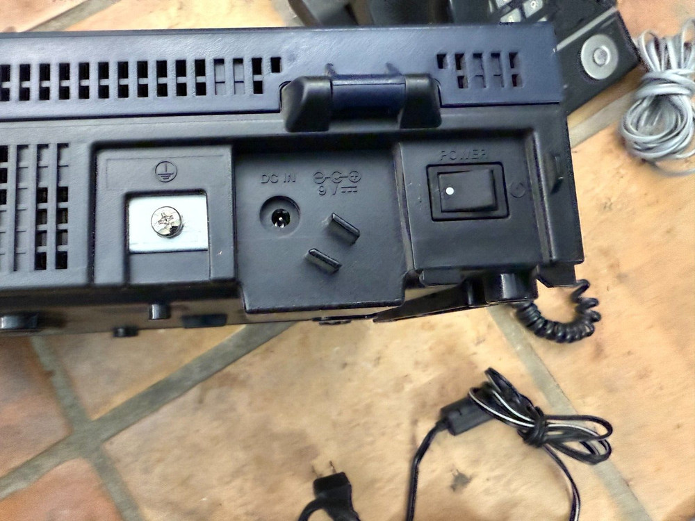 Panasonic KX-TDE100 + voice processing system + power supply + cables + radio.