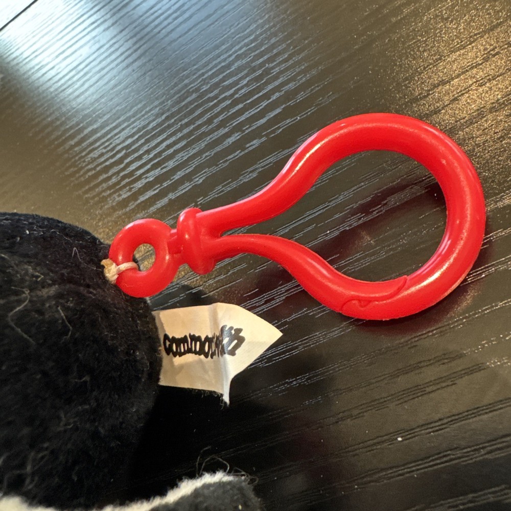 Rare Commonwealth Clip On Pull String Vibrating Penguin Toy Circa 1999
