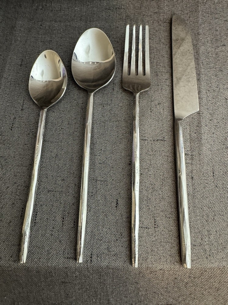 32 piece 8 Place Setting flatware set Hammered Forks Spoons Knives Stainless