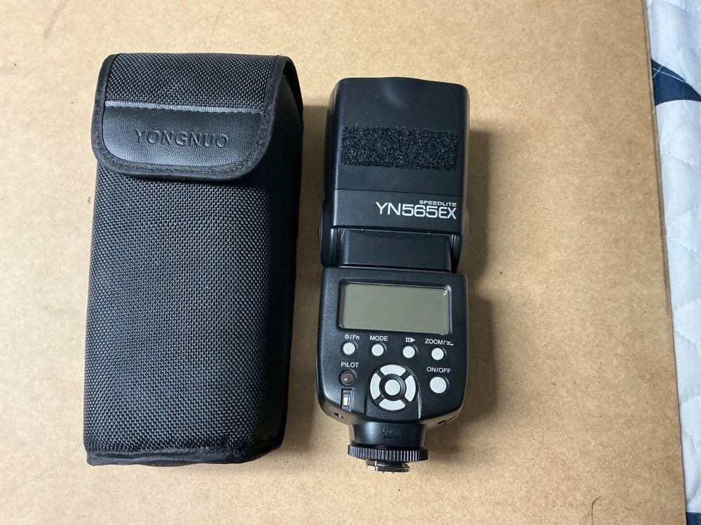 Yongnuo Speedlite YN565EX flash...nice