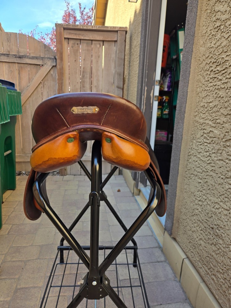 Devoucoux Oreka size 17 saddle