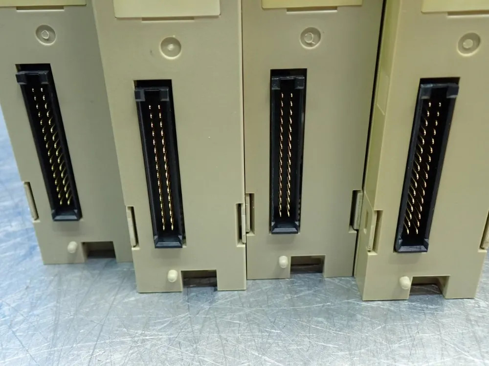 OMRON PLC EXPANSION OUTPUT MODULE, 7PCS C200H-OD212