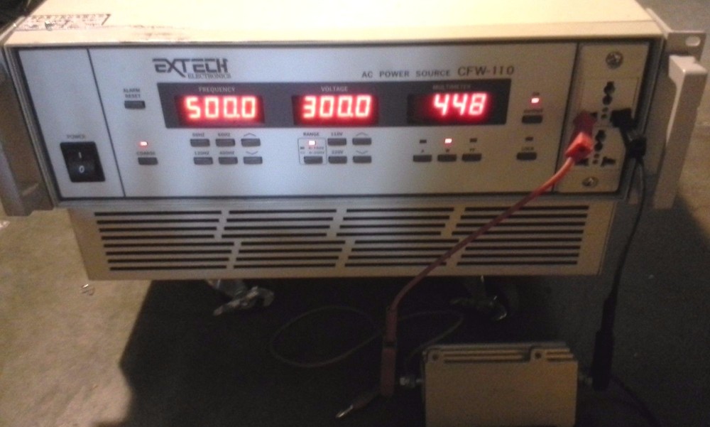 Universal AC POWER SOURCE 1000VA 0 - 300V 45-500Hz Adjustable Power Factor meter