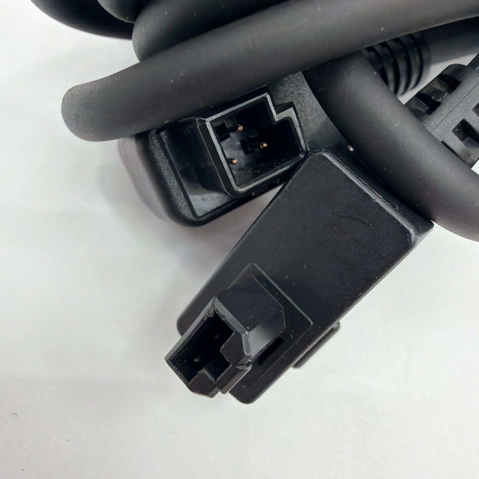 Sony 3-Pin to 4-Pin Connection Cable Black