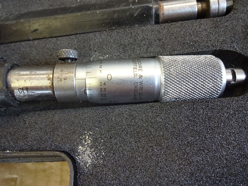 Stick bore micrometer M & W 8" - 32"