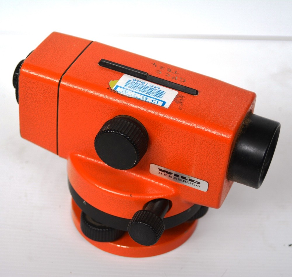 WILD HEERBRUGG NA-O AUTOMATIC LEVEL in case