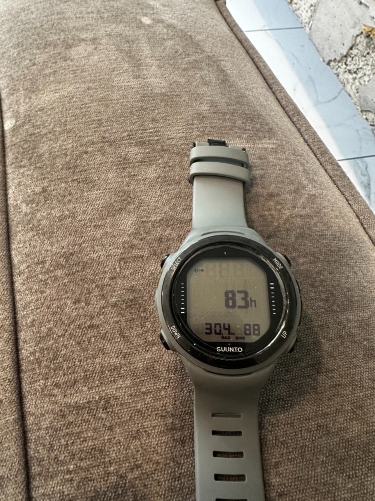 Suunto D4i dive computer w/transmitter & sync cable