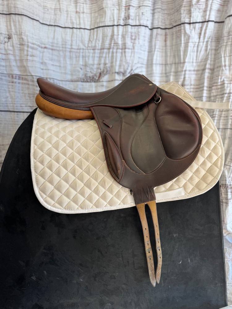 2014 Devoucoux Chiberta – 18” Monoflap Jumping Saddle