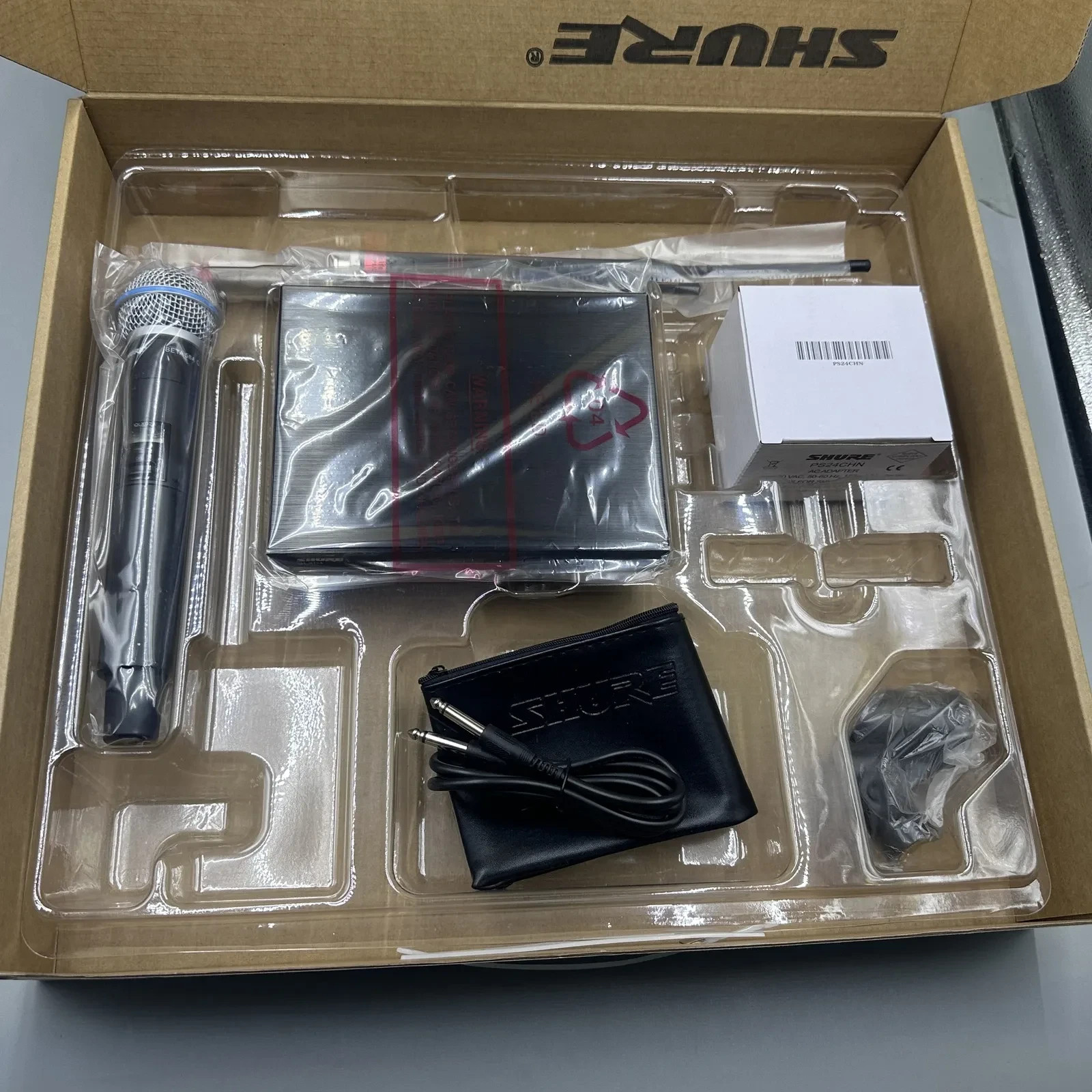 QLXD4/BETA58A Handheld Wireless Vocal System Microphones Express w/ BETA58 NEW