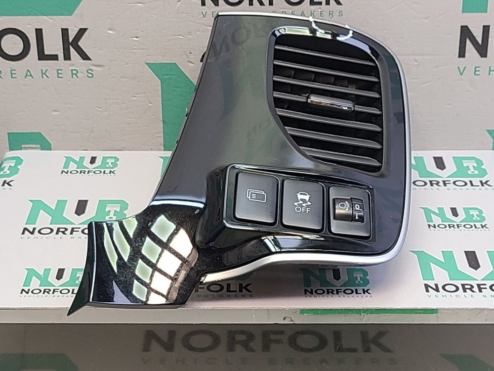 MITSUBISHI OUTLANDER MK3 Dash Vent Right Side Central 8030A202