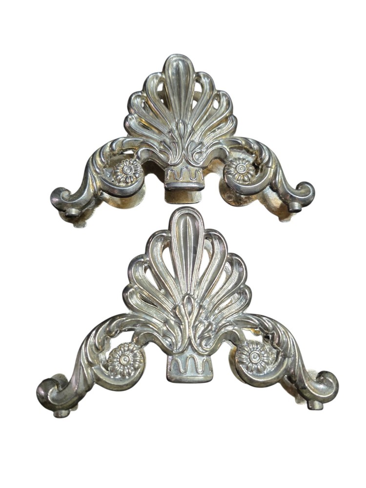 Vintage Style Ornate Silver Plated Knife Rest Shell Scroll Tableware Decor