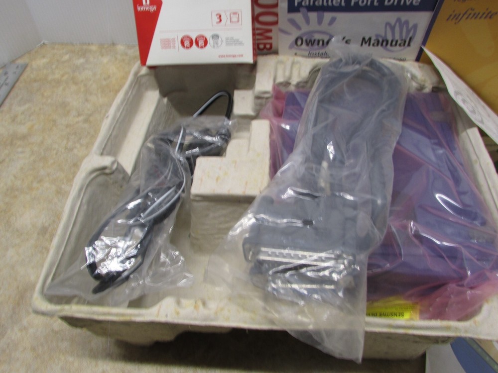 Iomega ZIP 100 External/Parallel Zip Drive Box/Cable/3 Discs, PC, Tested