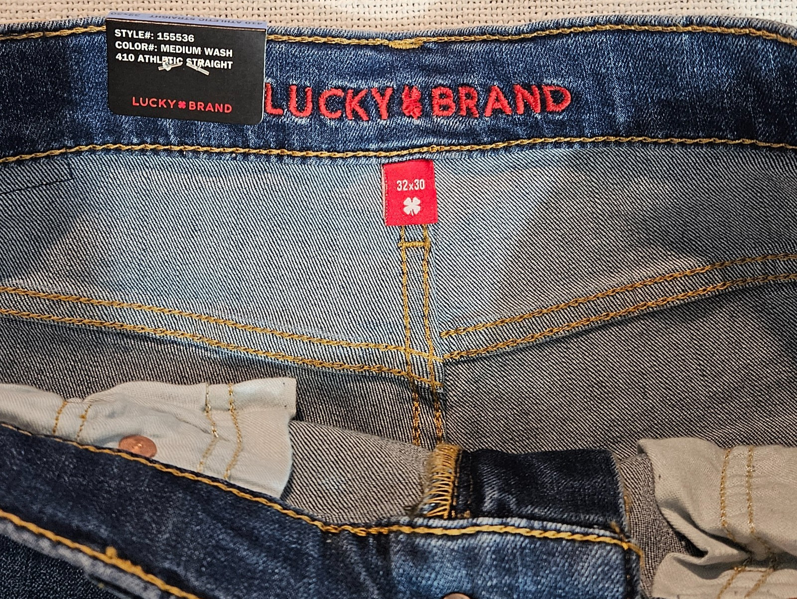 Jean Blue Med Wash 410 Athletic Straight Men's 32 X 30 By Lucky Brand MSRP 99.00