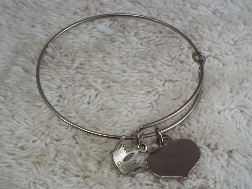 Red Heart Charm Silvertone Expandable Bangle Bracelet (B16)