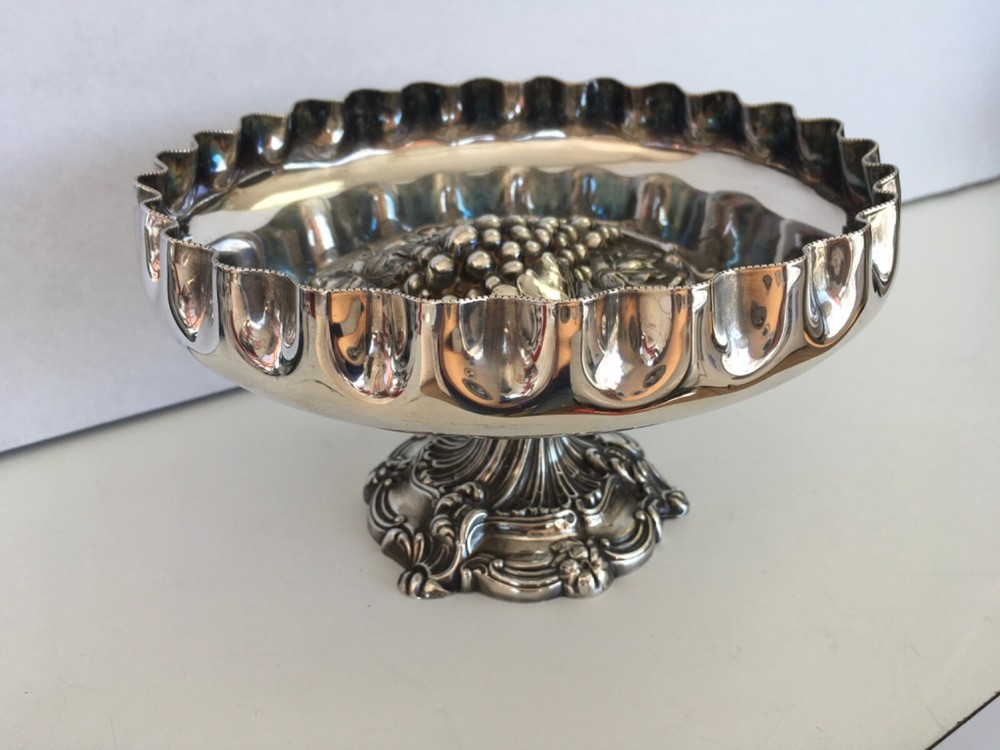 Walker & Hall Sheffield Silver Plate Regency Fruit Shell Compote Platter Stand