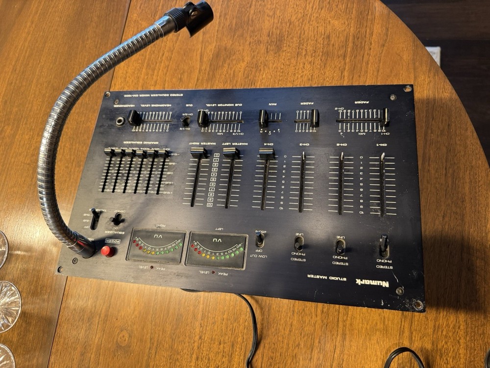 Numark DM1800 PPD Preamp Mixer