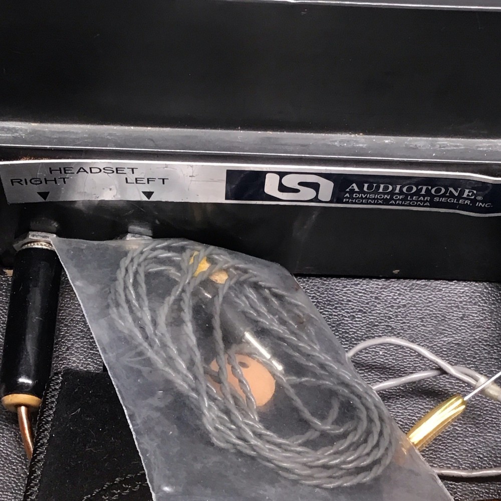 AURICON Audiotone AUDIOMETER LEAR SIEGLER AA-15 Hearing Clinical Test Generator