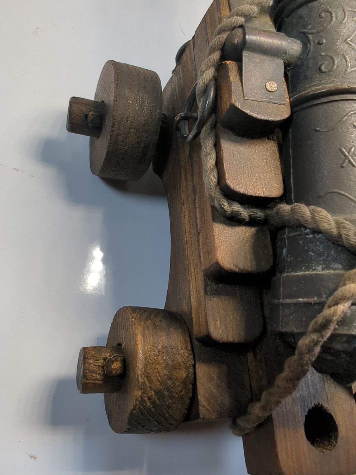 English Naval Cannon Replica XVII Century Cast Iron Oak Carriage NiceDetailing