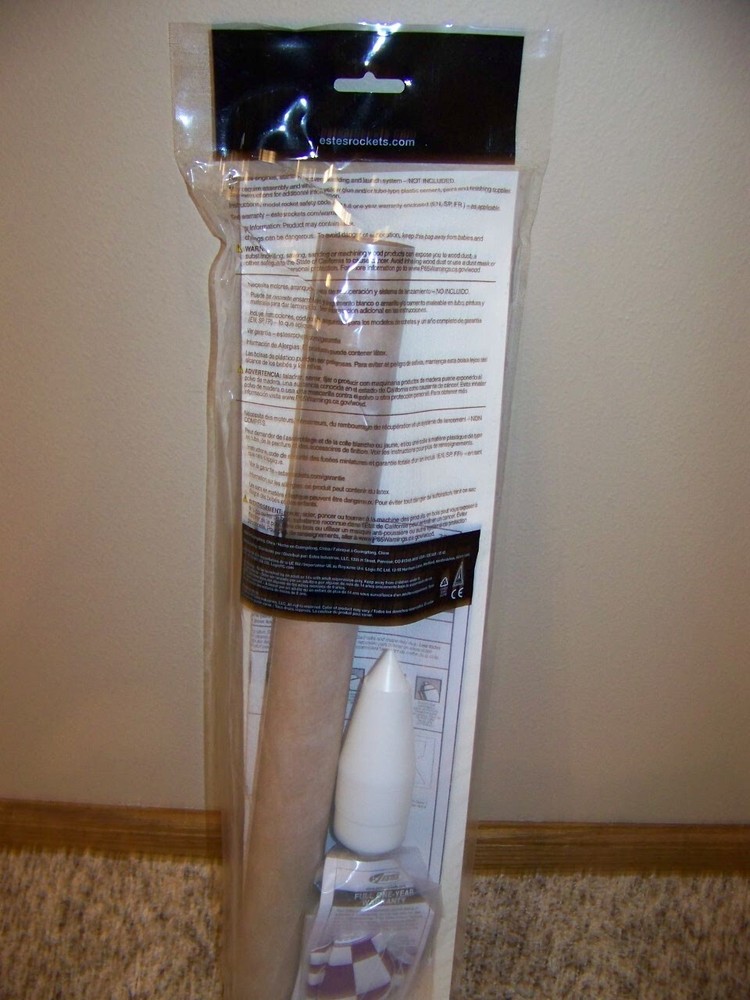 Estes RED NOVA Model Rocket Kit #7266 *Factory Sealed* SKILL: (2)