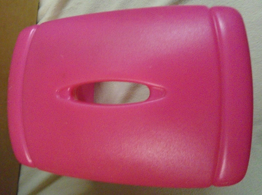 PINK STOOL FOR VANITY (E)