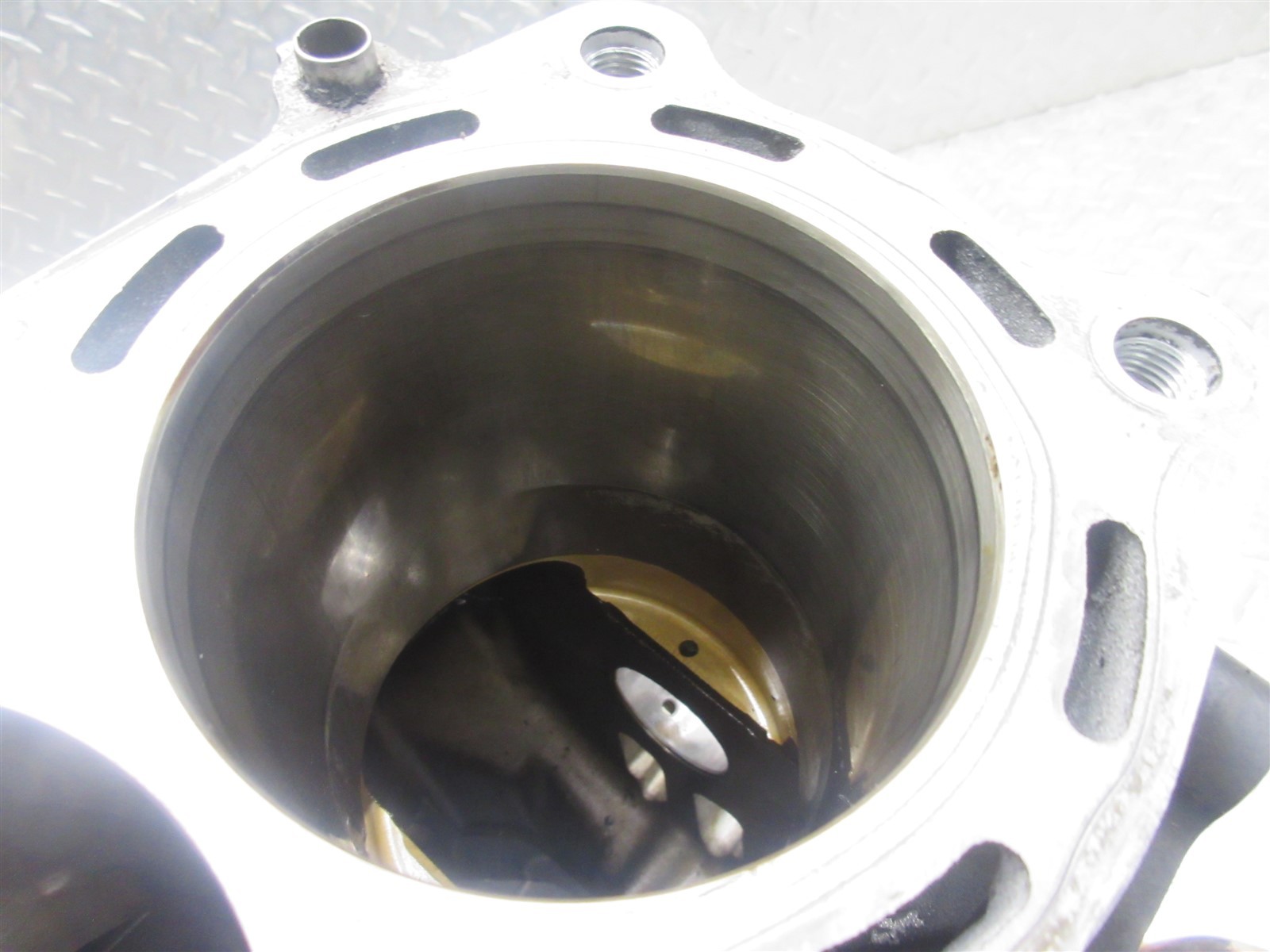 2009 08-11 Kawasaki ZX14R ZX14 Crankcase Case Engine Motor Block Piston **READ**