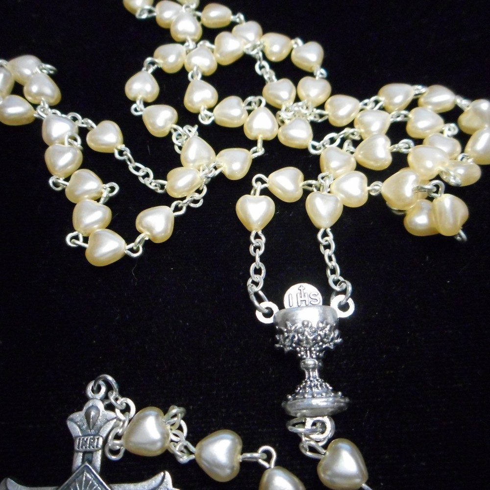 ROSARY BEADS HEART SHAPED GLASS BEADS GREAT KEEPSAKE