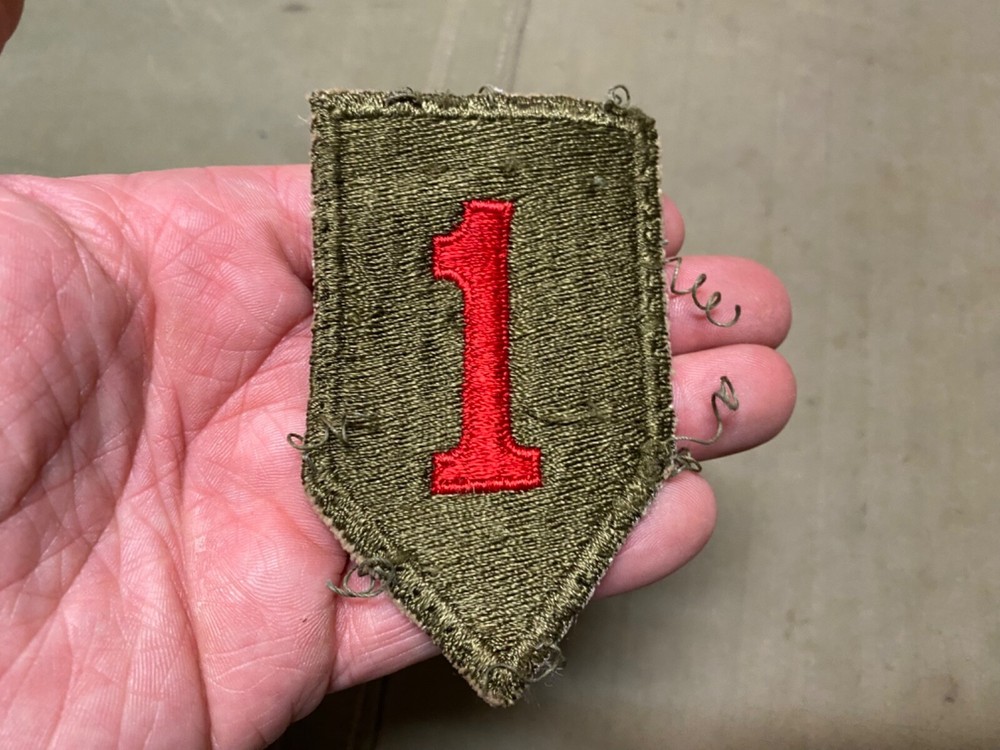 ORIGINAL WWII US ARMY 1ST INFANTRY DIVISION JACKET SLEEVE INSIGNIA PATCH