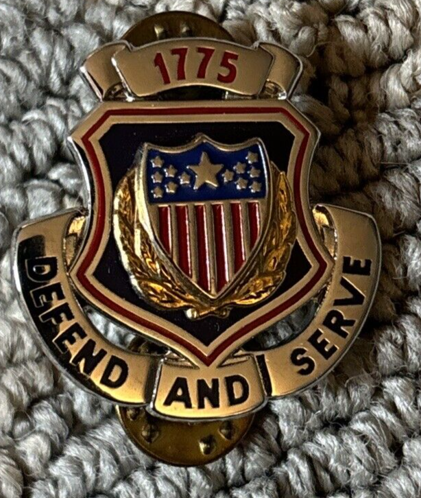 US Army Buttons & Badges Lot