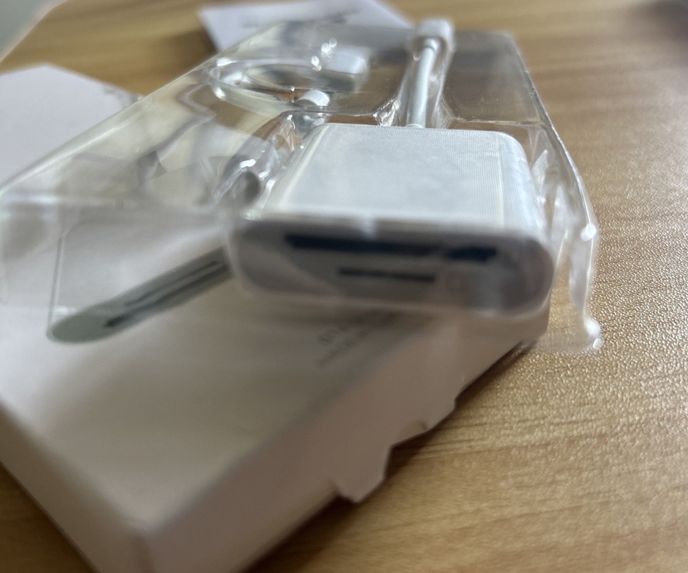 SD Card Reader for iPhone iPad USB-C Dual Connector Support SD / SD Card