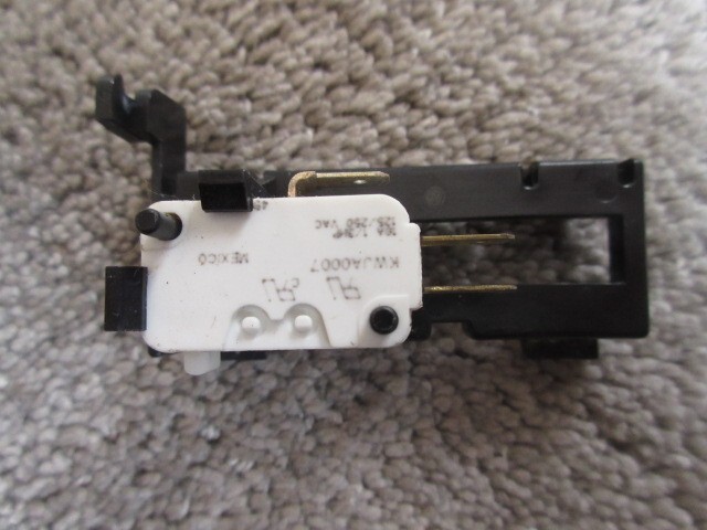 VENDO POP MACHINE V-MAX 540 Sold Out Switch and Bracket