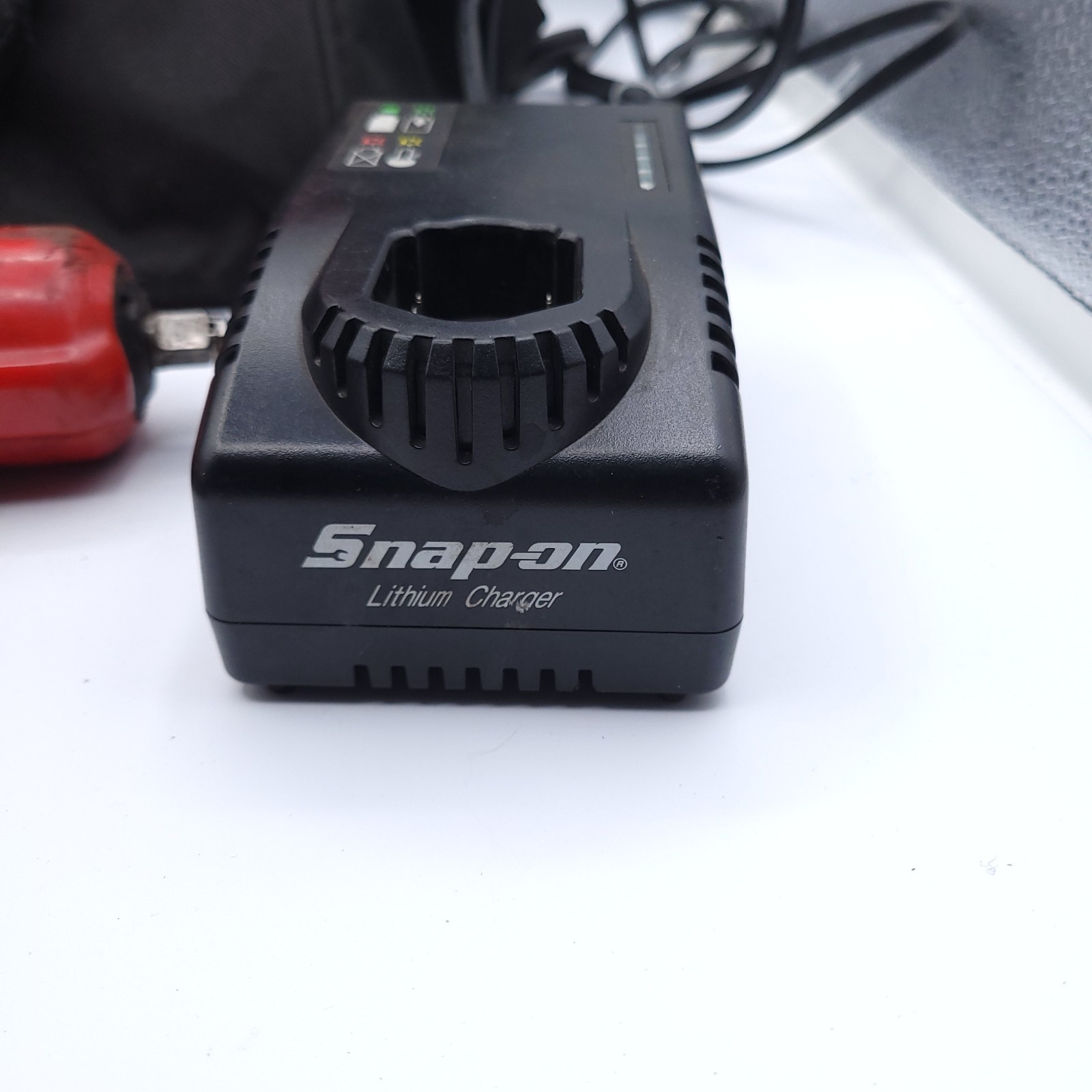 Snap-on Tools 3/8 Drive 14.4v Cordless Impact CT761A 2x Batteries & Charger
