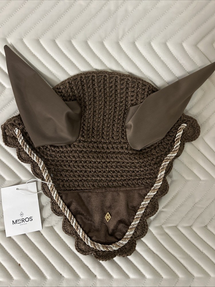 Mrs Ros Brown Horse Bonnet