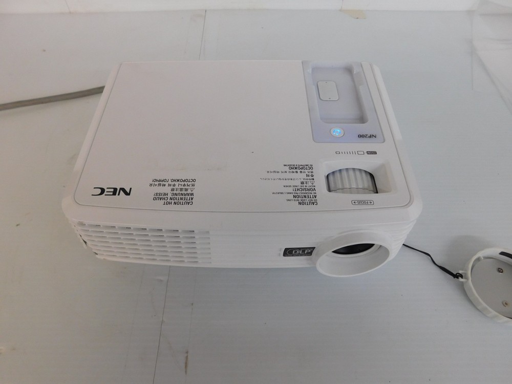 ^^ NEC MODEL NP200 PROJECTOR - NO REMOTE (SSP78)