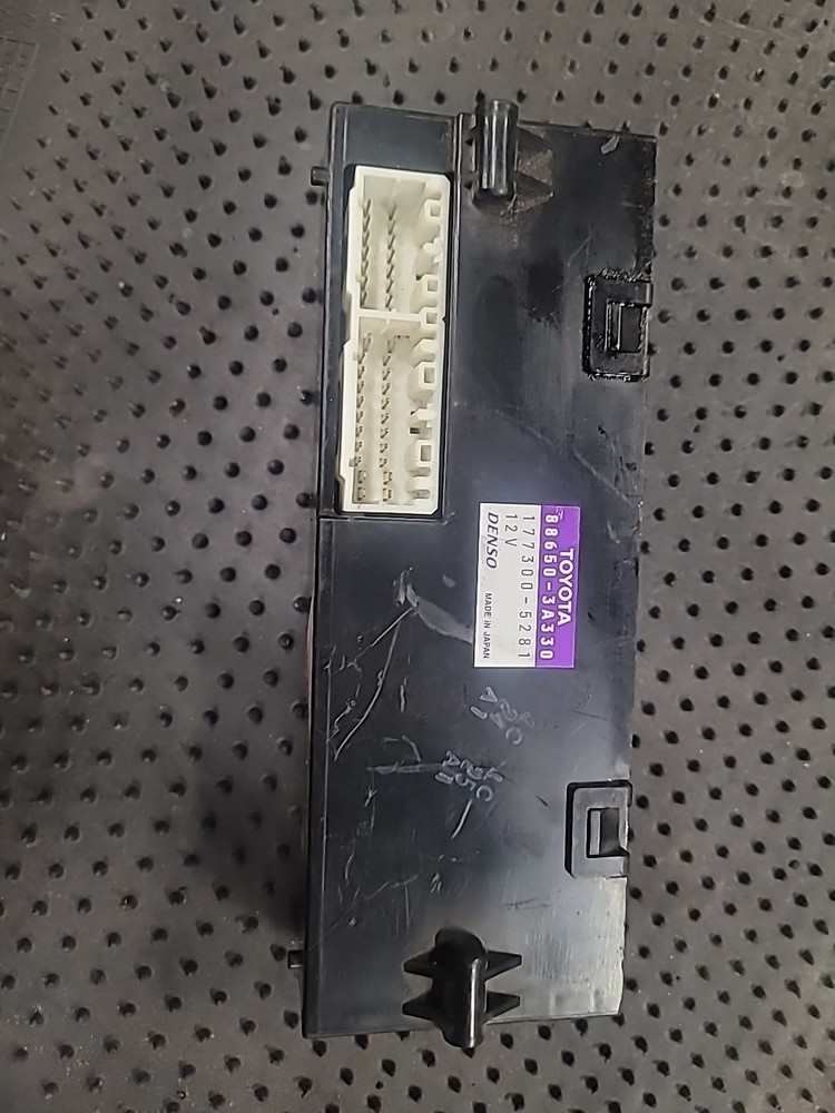 02 LEXUS GS300 AIR CONDITIONER COMPUTER 886503A330