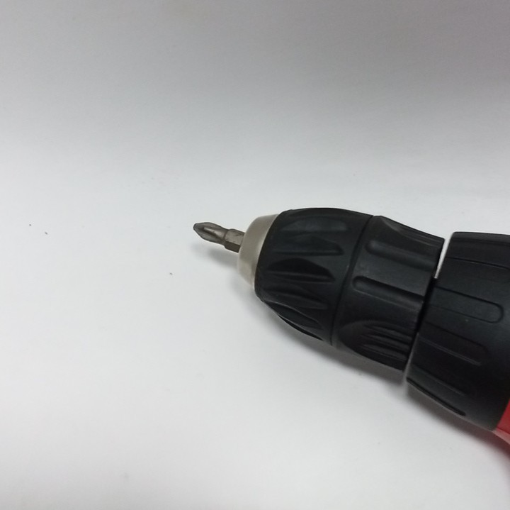 Skill 12 Volt Drill And 2.4 Volt Electric Screwdriver Tested