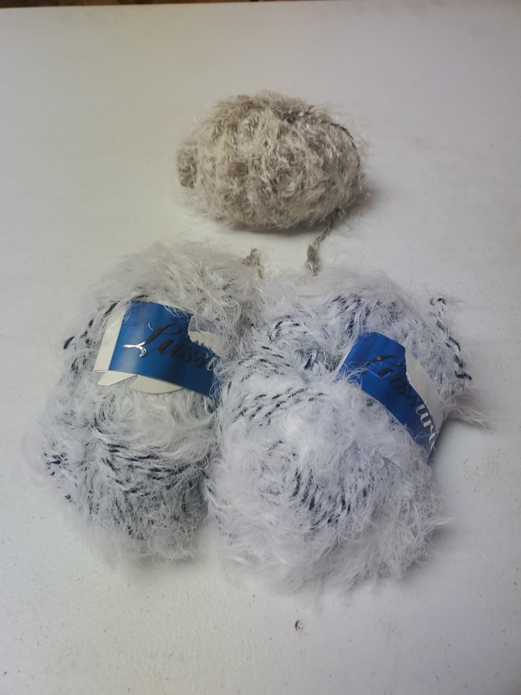 Elle Lussuria Yarn 2 Skeins 1 Partial