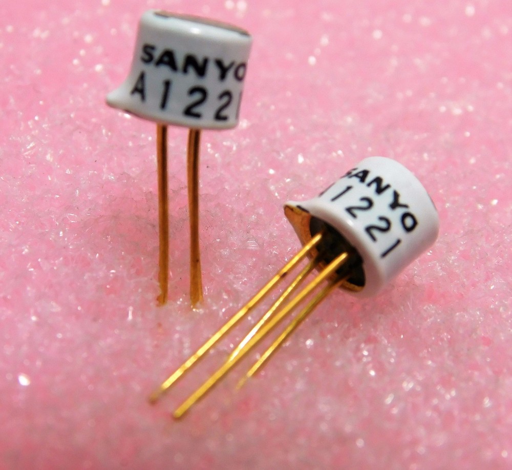 LA1221 / A1221 / IC / 4 LEADS / 5 PIECES (qzty)