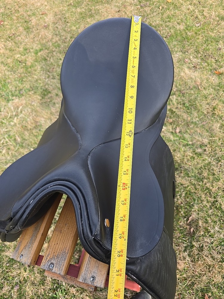 dressage saddle