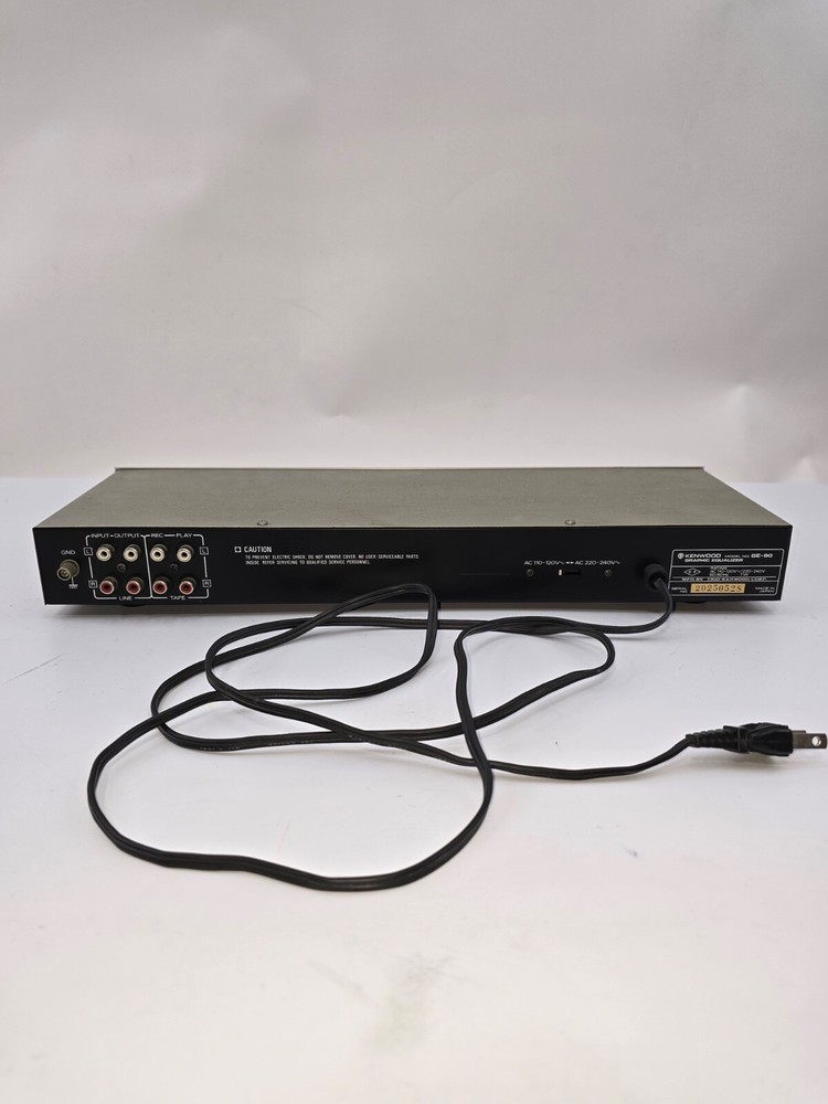KENWOOD GRAPHIC EQUALIZER, MODEL GE-90, POWERS ON