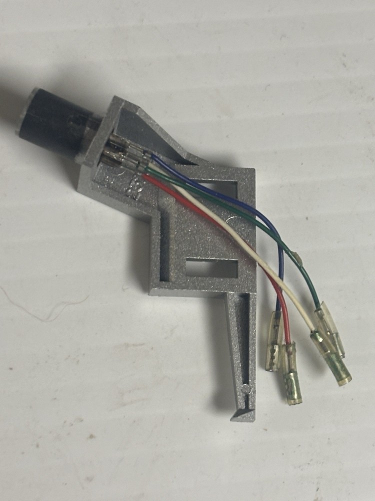 SILVER TURNTABLE HEADSHELL 4 WIRES NOS