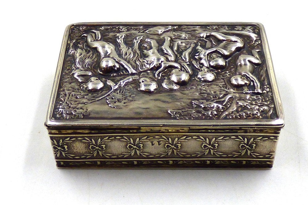 Antique Putti Repousse 900 Silver trinket/snuff box