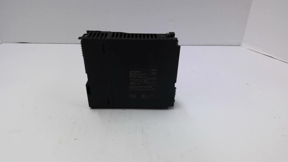 Mitsubishi Q04UDEHCPU CPU Unit 5 VDC 0.49 A Missing Front Cover