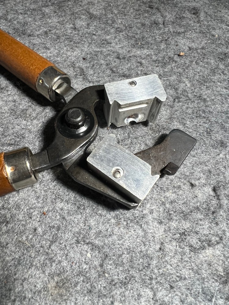 Lee Bullet Mold No 440 RB with Paperwork