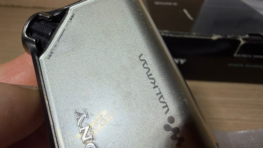 READ INFO - RARE - Sony NW-E73 Network Walkman Mp3 player high end