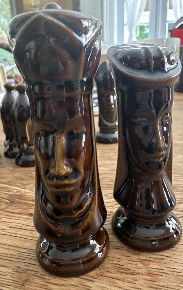 VINTAGE DUNCAN MEDIEVAL RENAISSANCE GOTHIC CERAMIC Chess 16 PCS