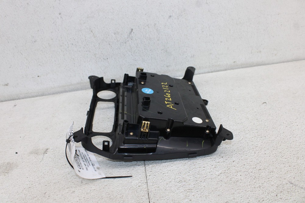 RADIO DASH MOUNTED DISPLAY & CONTROL PANEL 8" SCREEN CHEVY SILVERADO 1500 2014