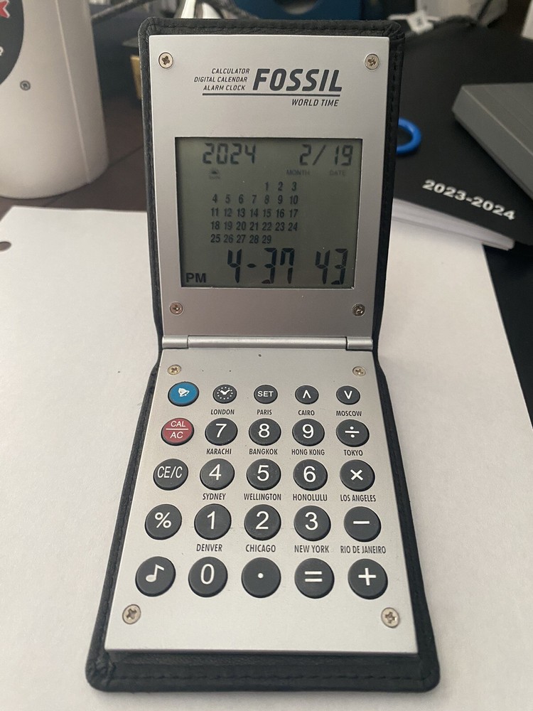 Fossil World Time - Calculator, Digital Calendar, Alarm Clock