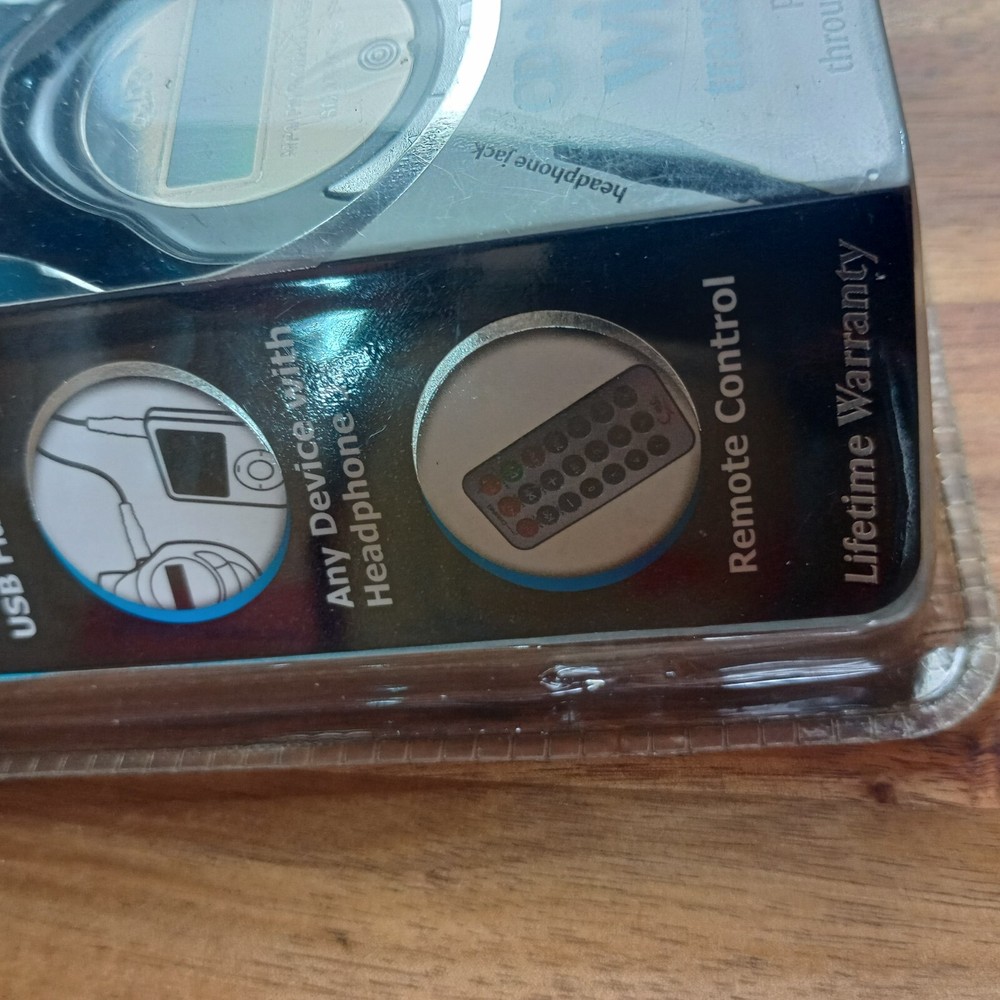 Music Gear Wireless Transmitter Player CD MP3 SD USB Remote Control Iphone Ipod