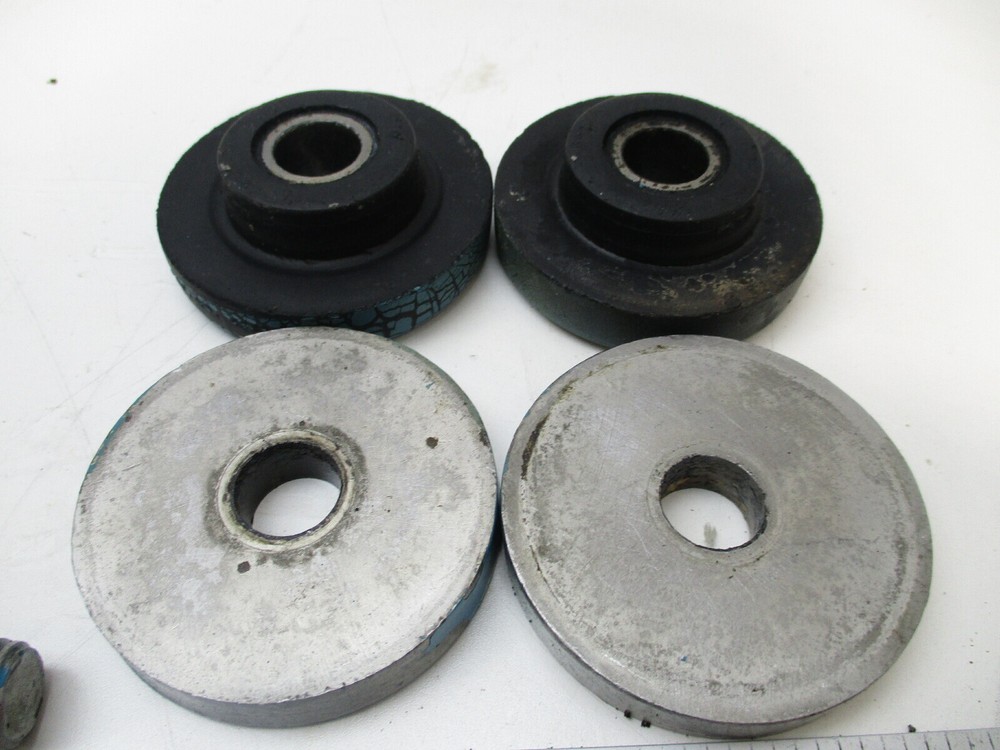 908117 0980159 OMC Stringer Chevy V8 Rear Engine Mount Base Rubber Mount