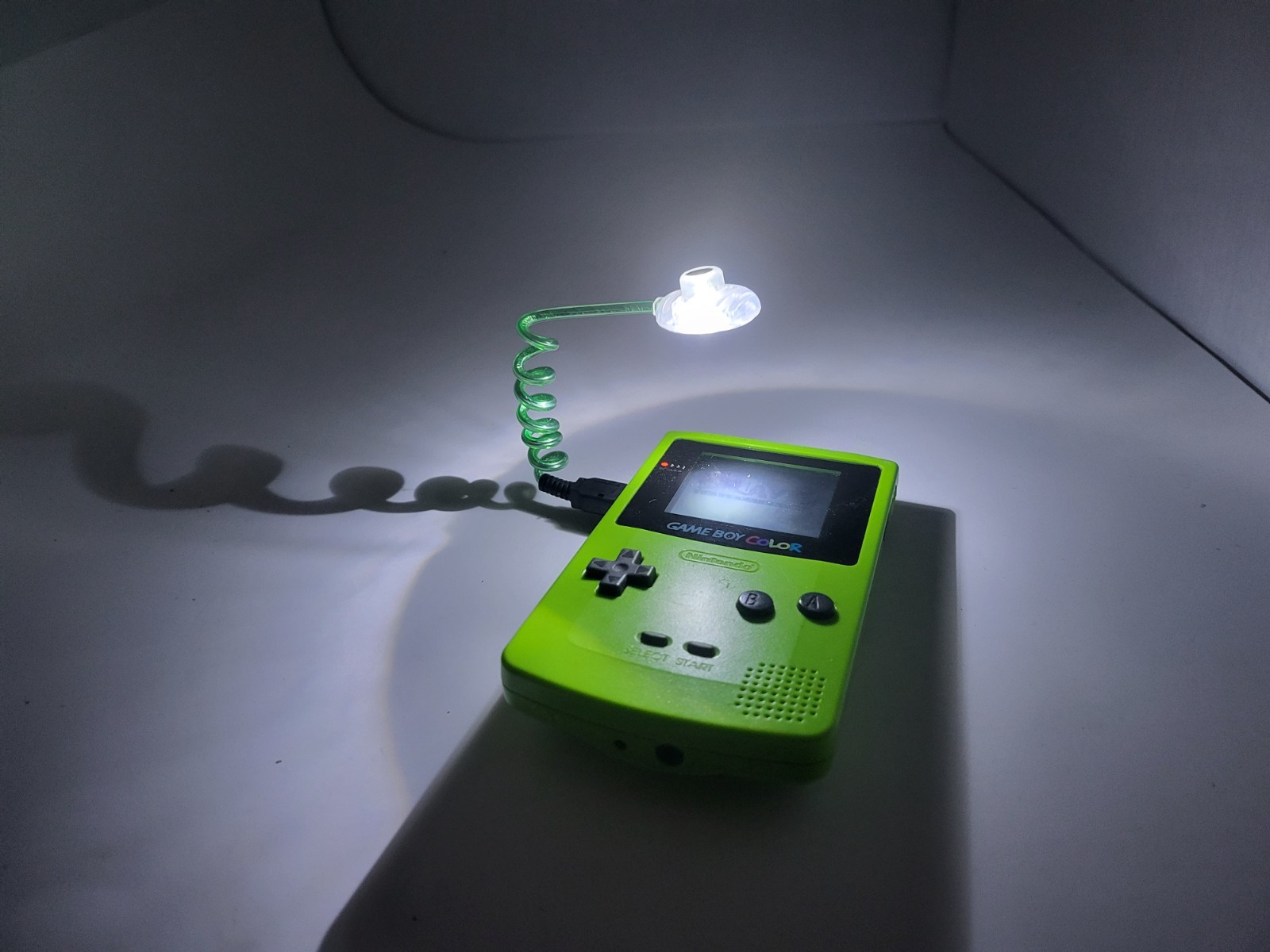 NEW Super Bright LED Worm/Snake Light for Game Boy Color No Batteries Required